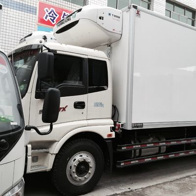 Left Hand Seat 6×4 Isuzu Refrigerated Truck With 400L Oil Tank