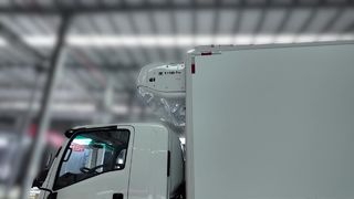T-1180Pro THERMO KING refrigeration unit installed on the QINGLING ISUZU 700P truck Installation Eff
